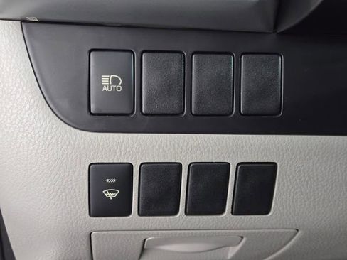 Used 2018 Toyota Highlander LE image 33