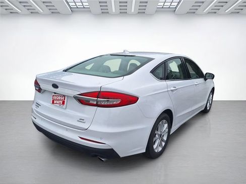 Used 2020 Ford Fusion SE w/ Fleet SE Value Package FWD image 4