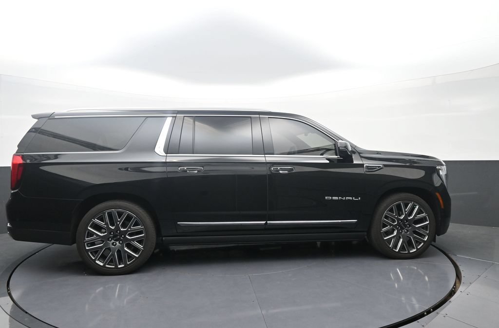 Used 2025 GMC Yukon XL Denali Ultimate w/ LPO, Floor Liner Package AWD/4WD image 8