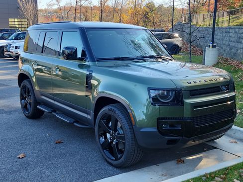 New 2026 Land Rover Defender 110 S image 10