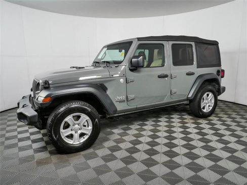 Used 2018 Jeep Wrangler Unlimited Sport S AWD/4WD image 24