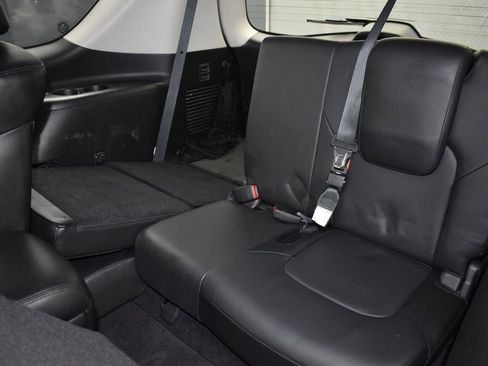 Used 2013 INFINITI QX56 2WD w/ Theater Pkg image 18