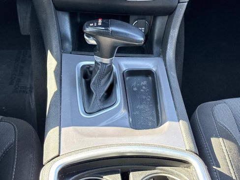 Used 2022 Dodge Charger SXT image 12