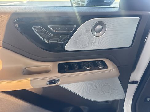 Used 2020 Lincoln Aviator Reserve w/ Equipment Group 202A image 23