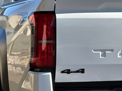 Used 2024 Toyota Tacoma TRD Off-Road image 13