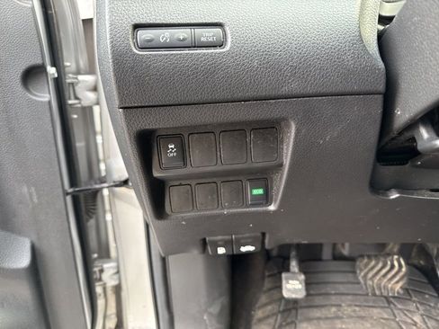 Used 2017 Nissan Rogue Sport S FWD image 12