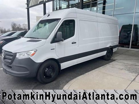 Used 2025 Mercedes-Benz Sprinter 2500 image 1
