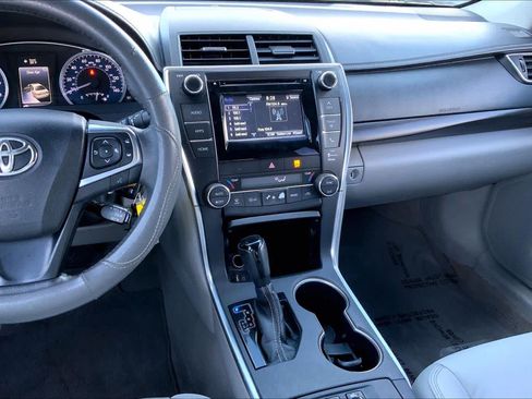 Used 2015 Toyota Camry XLE image 6
