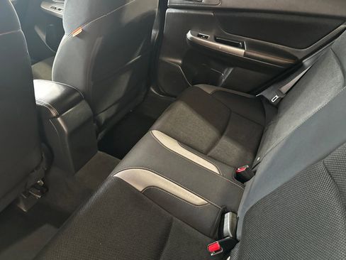 Used 2016 Subaru Crosstrek 2.0i Premium image 12