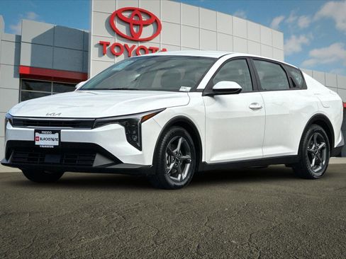 Used 2025 Kia K4 FWD image 7