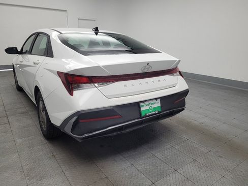 Used 2025 Hyundai Elantra SE FWD image 6