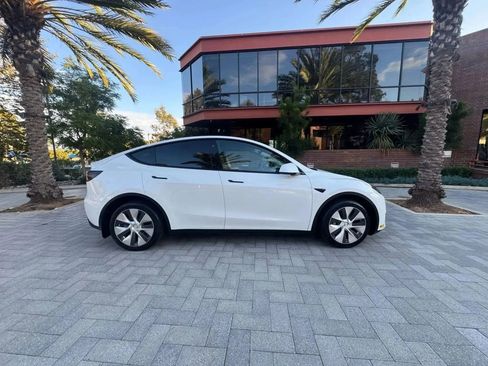 Used 2021 Tesla Model Y Long Range AWD/4WD image 4