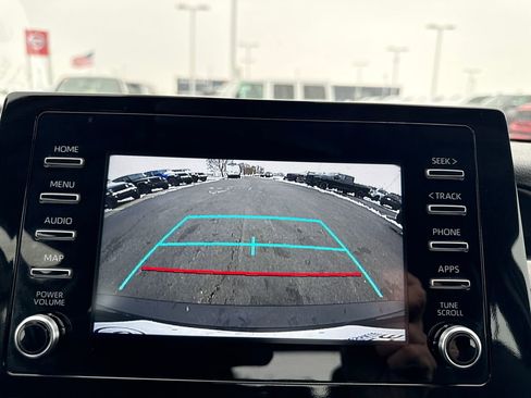 Used 2023 Toyota Camry SE image 19