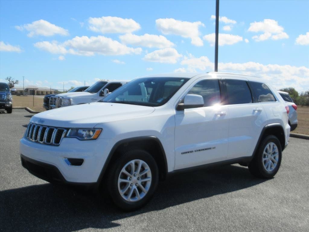 Used 2022 Jeep Grand Cherokee Laredo E AWD/4WD image 3