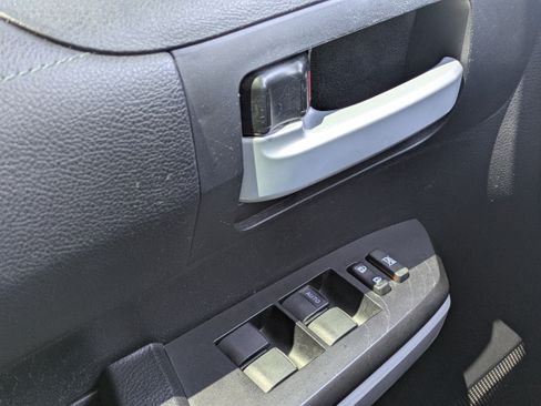 Used 2019 Toyota Tundra SR5 w/ SR5 Convenience Package RWD image 26