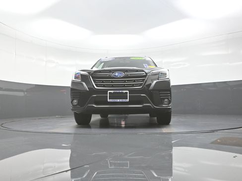Used 2023 Subaru Forester Premium AWD/4WD image 10