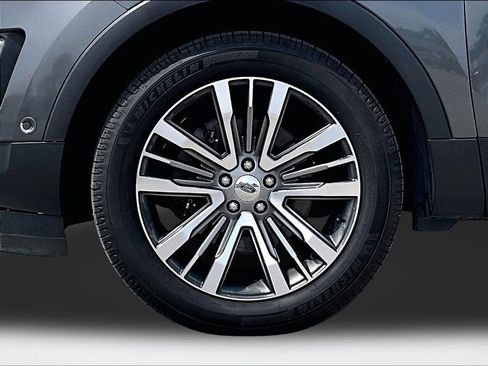 Used 2017 Ford Explorer Platinum AWD/4WD image 10