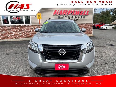 Used 2022 Nissan Pathfinder SV image 9