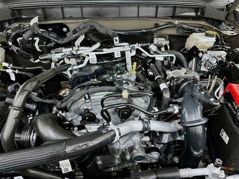 Used 2025 Ford Bronco Big Bend image 31