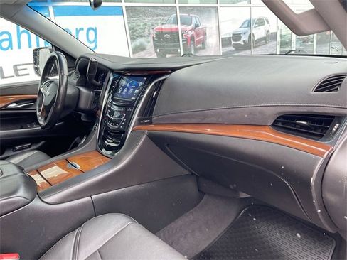 Used 2016 Cadillac Escalade Premium image 29
