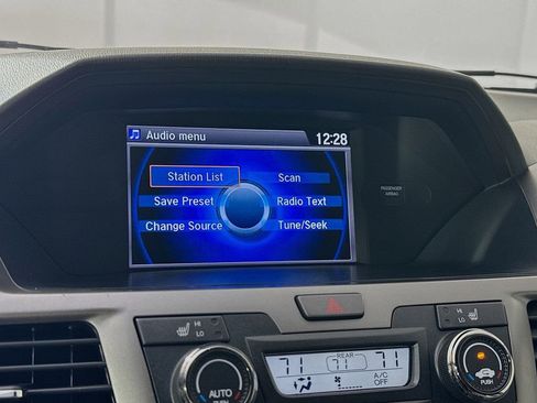 Used 2016 Honda Odyssey Touring image 17