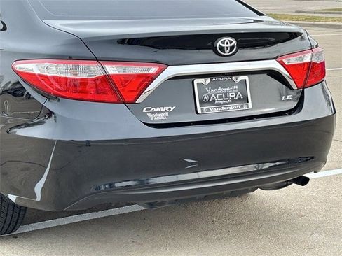 Used 2017 Toyota Camry image 6
