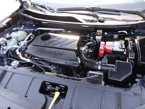 Used 2025 Nissan Rogue SV image 27