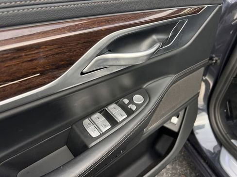 Used 2020 BMW 740i w/ Premium Package RWD image 11