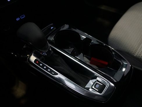 Certified 2025 Chevrolet Trax LT w/ LT Convenience Package image 16