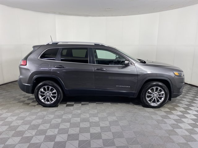 Used 2019 Jeep Cherokee Latitude Plus AWD/4WD image 5