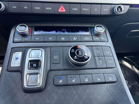 Used 2024 Hyundai Palisade Limited AWD/4WD image 26