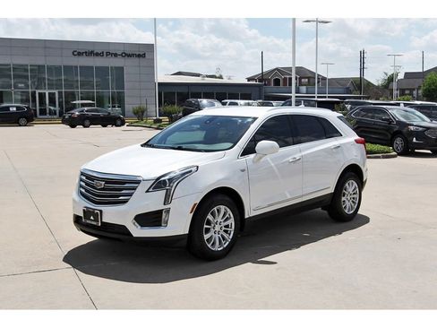 Used 2019 Cadillac XT5 FWD image 2