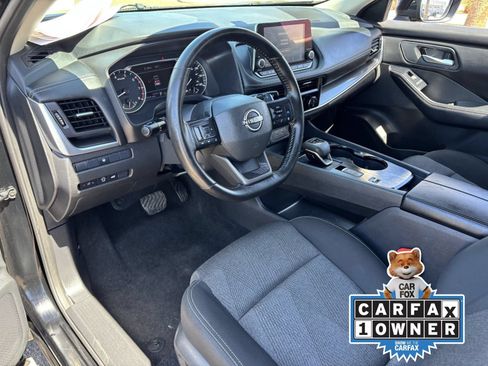 Used 2025 Nissan Rogue SV FWD image 19