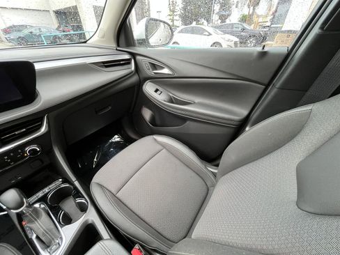 Used 2025 Buick Encore GX Preferred image 35