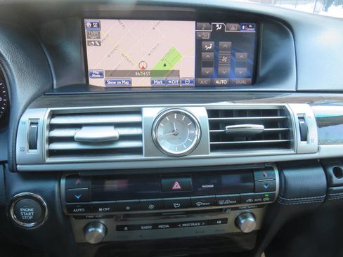 Used 2014 Lexus LS 460 AWD image 20