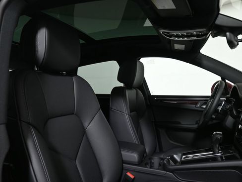 Used 2026 Porsche Macan AWD/4WD image 39