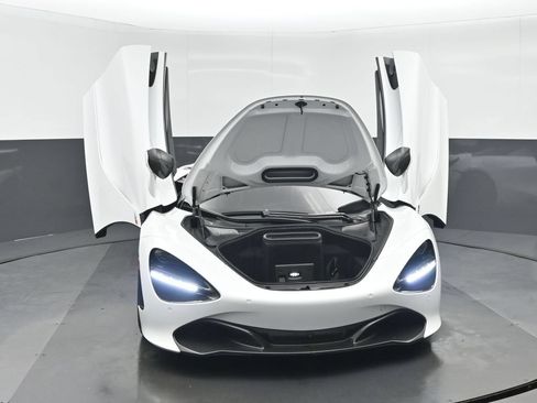 Used 2020 McLaren 720S Performance RWD image 39
