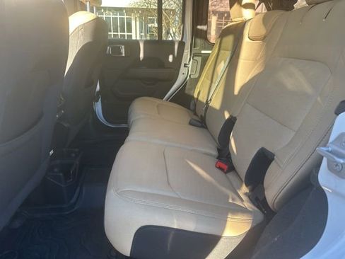 Used 2021 Jeep Wrangler Unlimited Sahara image 21