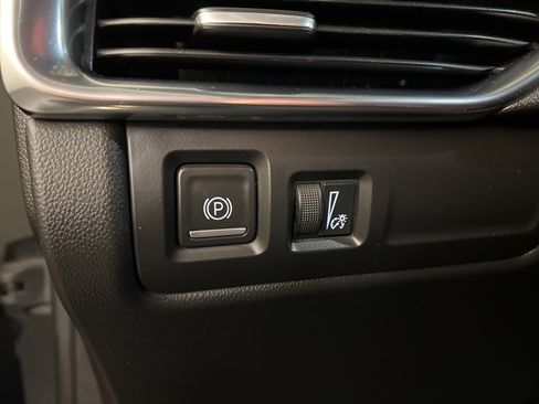 Used 2022 Cadillac XT4 Premium Luxury w/ Safety Alert Package image 21