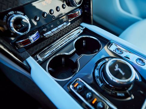 Used 2022 Rolls-Royce Cullinan Black Badge w/ Dark Exterior Package image 65