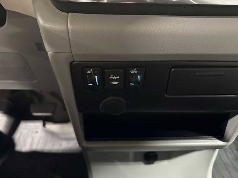 Used 2018 Toyota Sienna XLE w/ XLE Navigation Package image 36