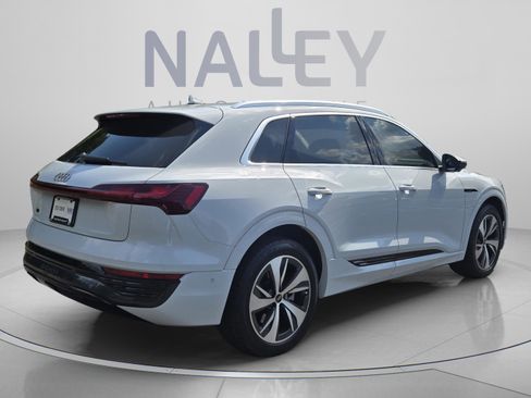 Used 2024 Audi Q8 e-tron Premium Plus AWD/4WD image 5