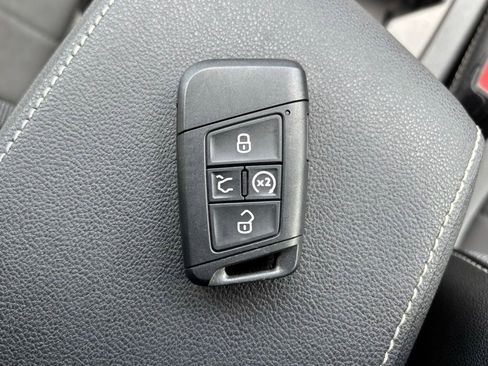 Used 2024 Volkswagen Taos SE AWD/4WD image 30