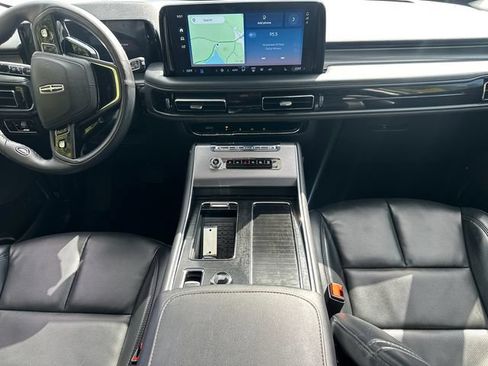 Used 2025 Lincoln Aviator AWD image 22