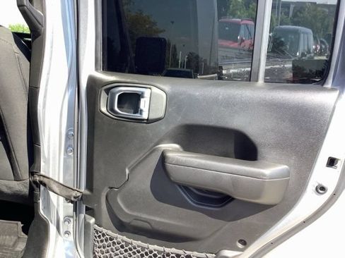 Used 2021 Jeep Gladiator Sport AWD/4WD image 22