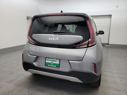 Used 2025 Kia Soul LX image 7