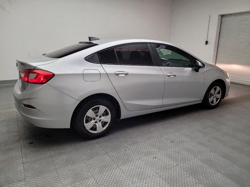 Used 2018 Chevrolet Cruze LS image 10