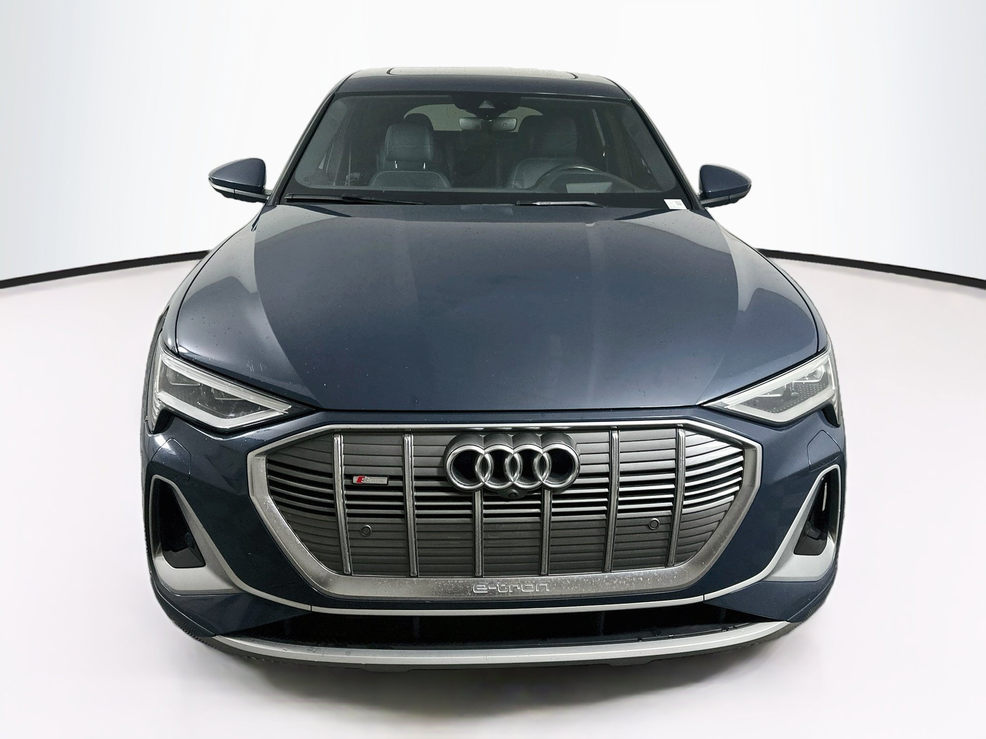 Used 2020 Audi e-tron Prestige w/ Prestige Package AWD/4WD image 2