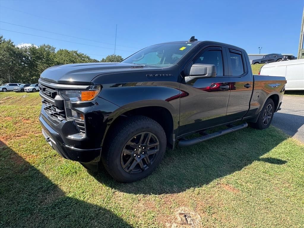 Used 2026 Chevrolet Silverado 1500 Custom w/ Turbomax Blackout Package AWD/4WD image 9