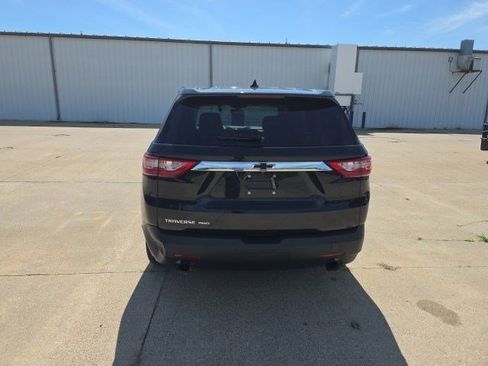Used 2020 Chevrolet Traverse LS w/ LPO, Blackout Package AWD/4WD image 7